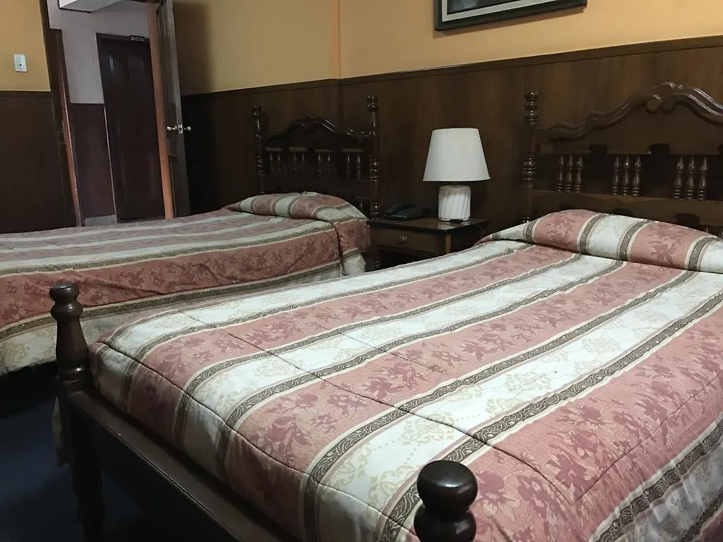 Hotel Majestic Quito 2*,